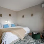 The Island Place Apartment Bol